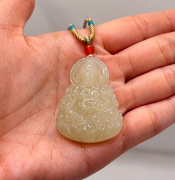 AB260402-K48-金乾坤玉黃財神吊墜繩鏈-30*41*10(預計5月尾到貨)(只限尖沙咀門市自取不包郵)（一物一證書）