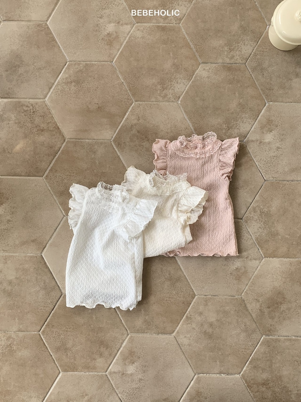 正韓夏bebeholic 嫩嬰3色蕾絲領邊上衣