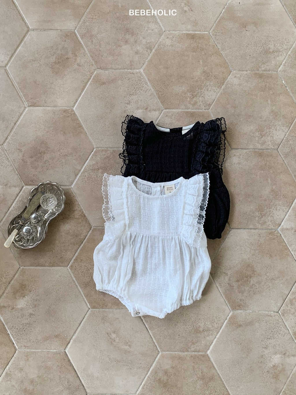 正韓夏bebeholic 嫩嬰典雅飛袖包屁衣