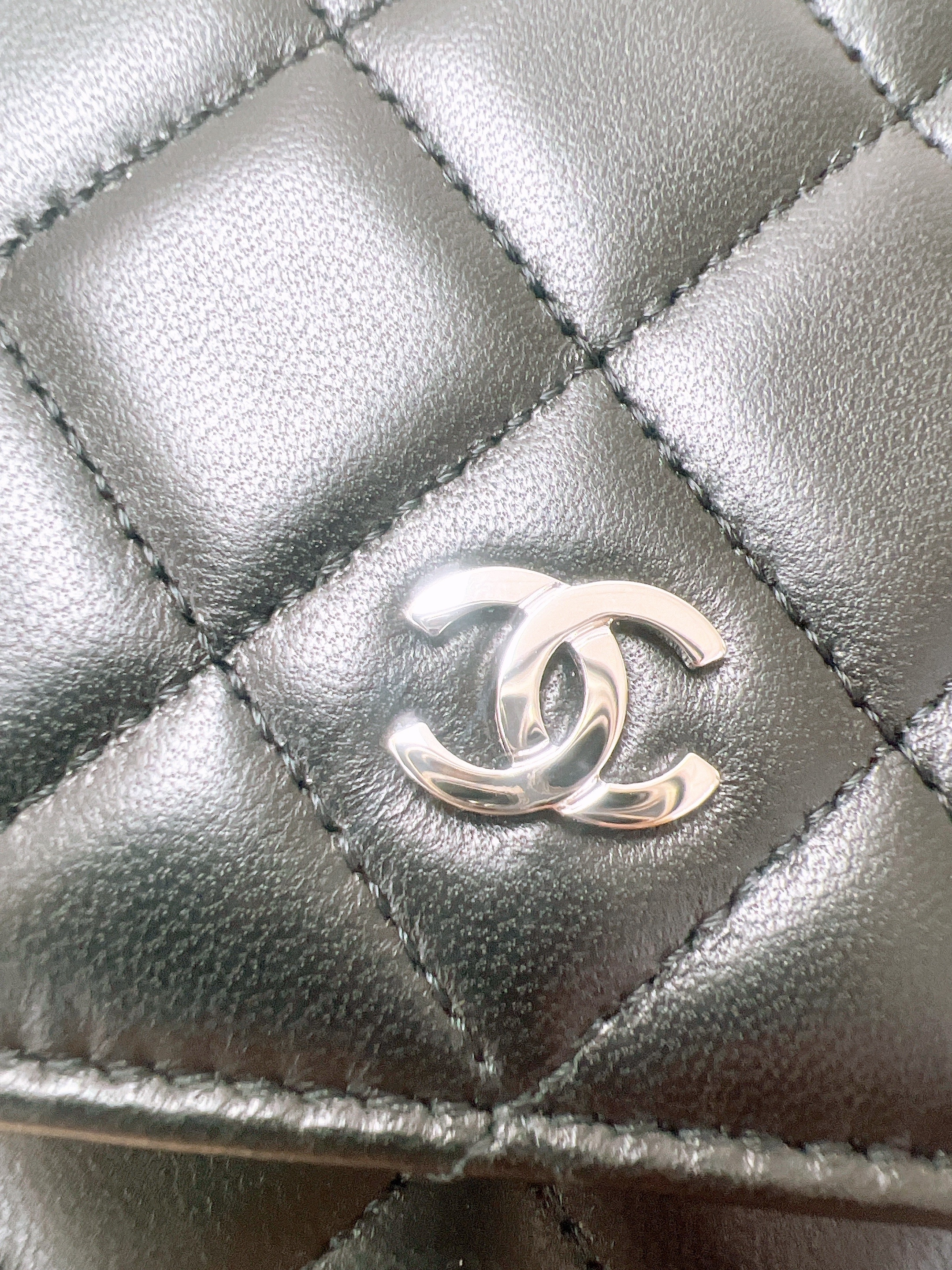 Chanel woc wallet on chain (black lambskin/ silver)