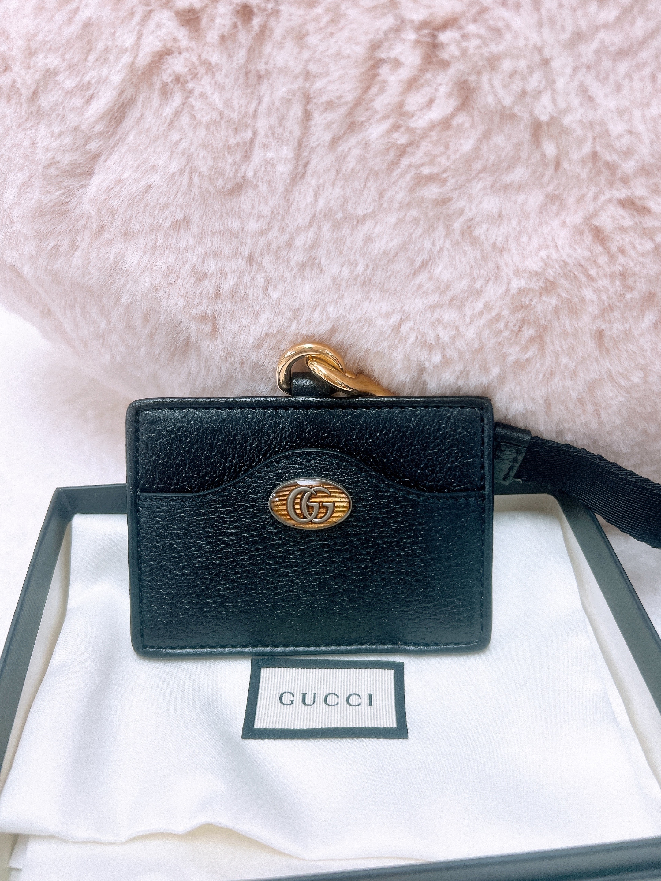 Gucci card holder with strap (black)