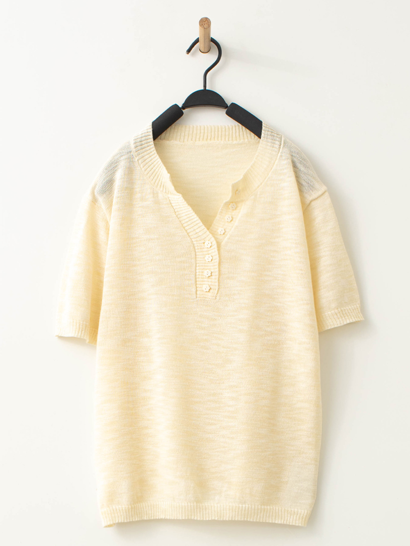 清爽微透膚半門襟短袖針織上衣