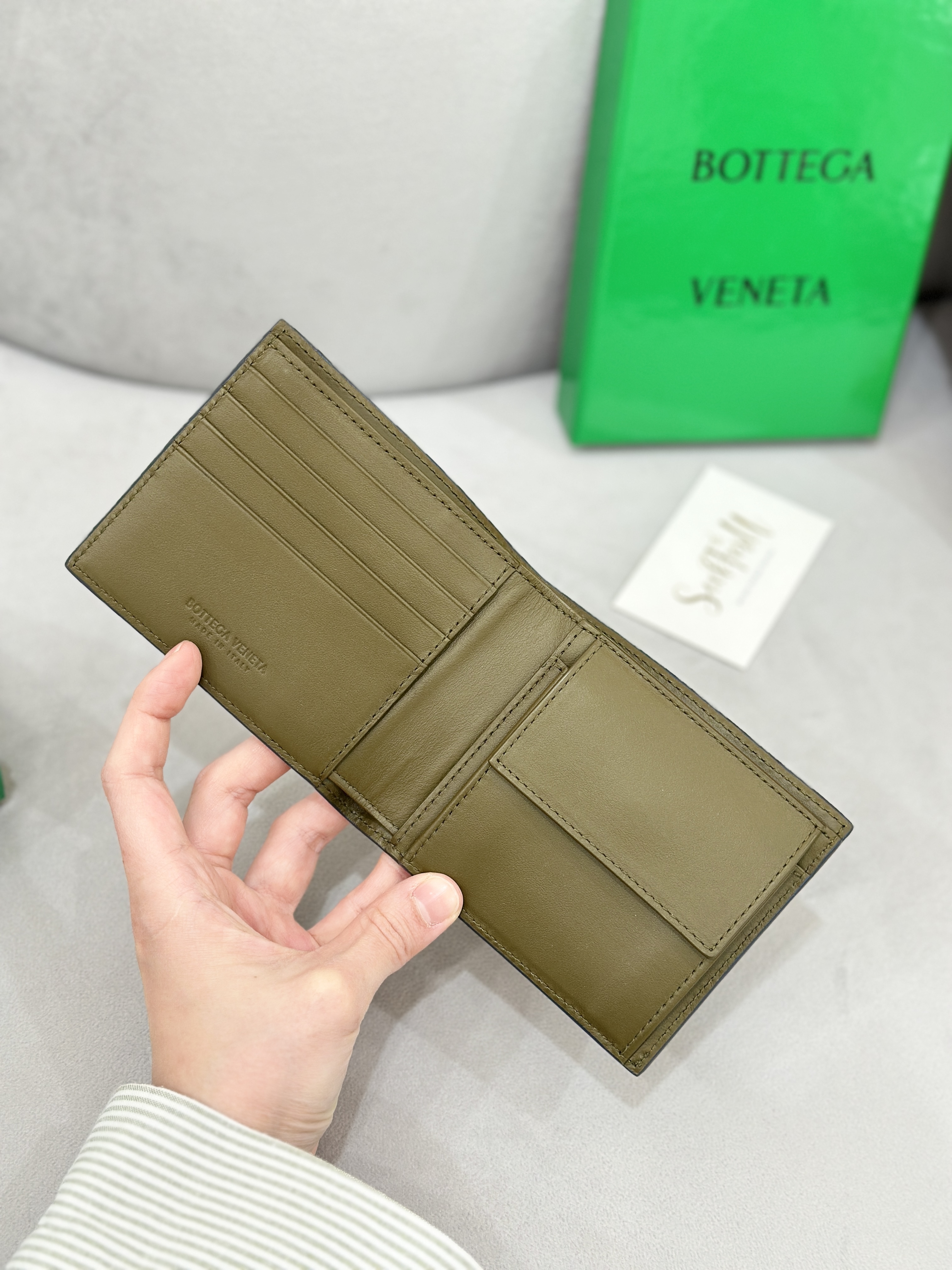 BV Bi-fold Wallet with Coin Purse