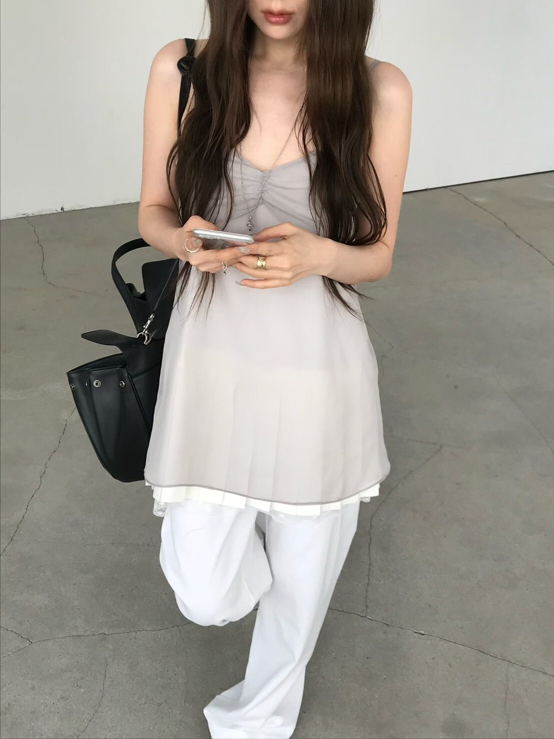 吊帶霧紗拚百褶短洋裝