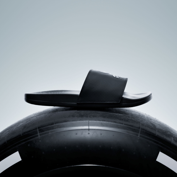 Adidas 愛迪達 Adilette Comfort Mercedes KI6109 男女 拖鞋 賓士 黑 舒適 快乾