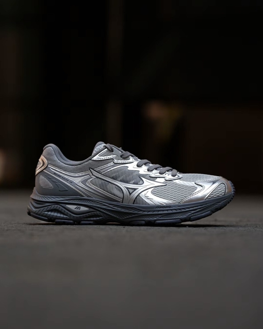 [預訂] MIZUNO Racer V2 | Charcoal Silver