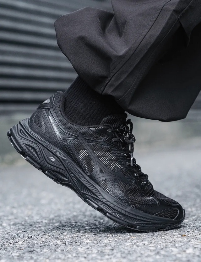 [預訂] MIZUNO Racer V2 | 黑銀