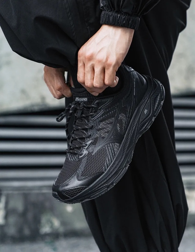 [預訂] MIZUNO Racer V2 | 黑銀