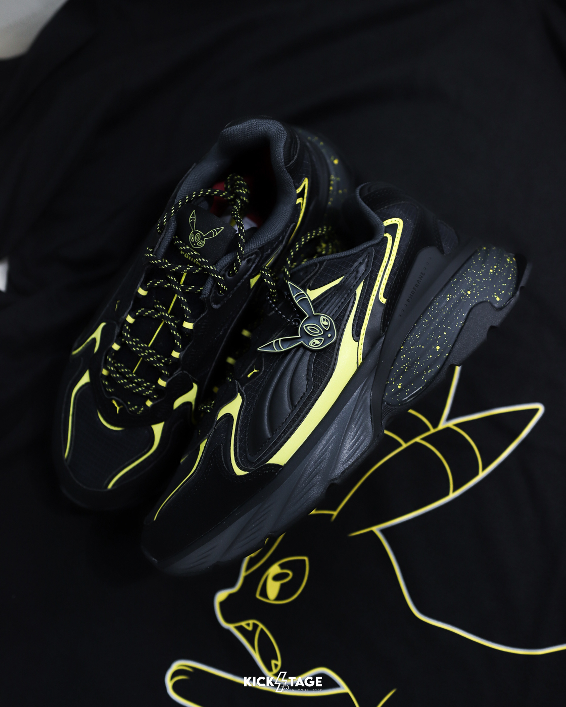 男女鞋 PUMA X POKÉMON FADE UMBREON 黑黃 月亮伊布 寶可夢 聯名 吊飾 休閒 運動鞋【407024-01】PMPOKÉ