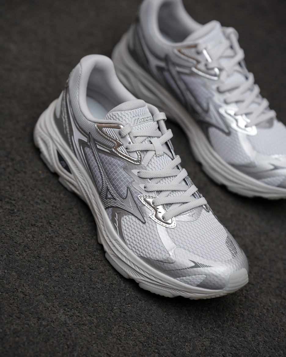[預訂] MIZUNO Racer V2 | 淺灰銀
