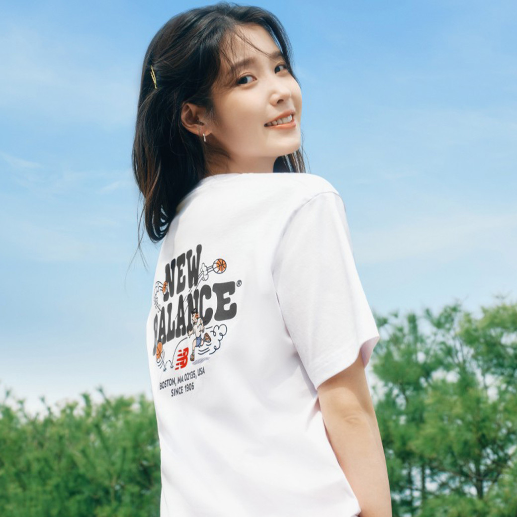 NEW BALANCE NB BOY系列 IU同款 Basketball Boy 籃球男孩 塗鴉 短袖 兩色 (男款)