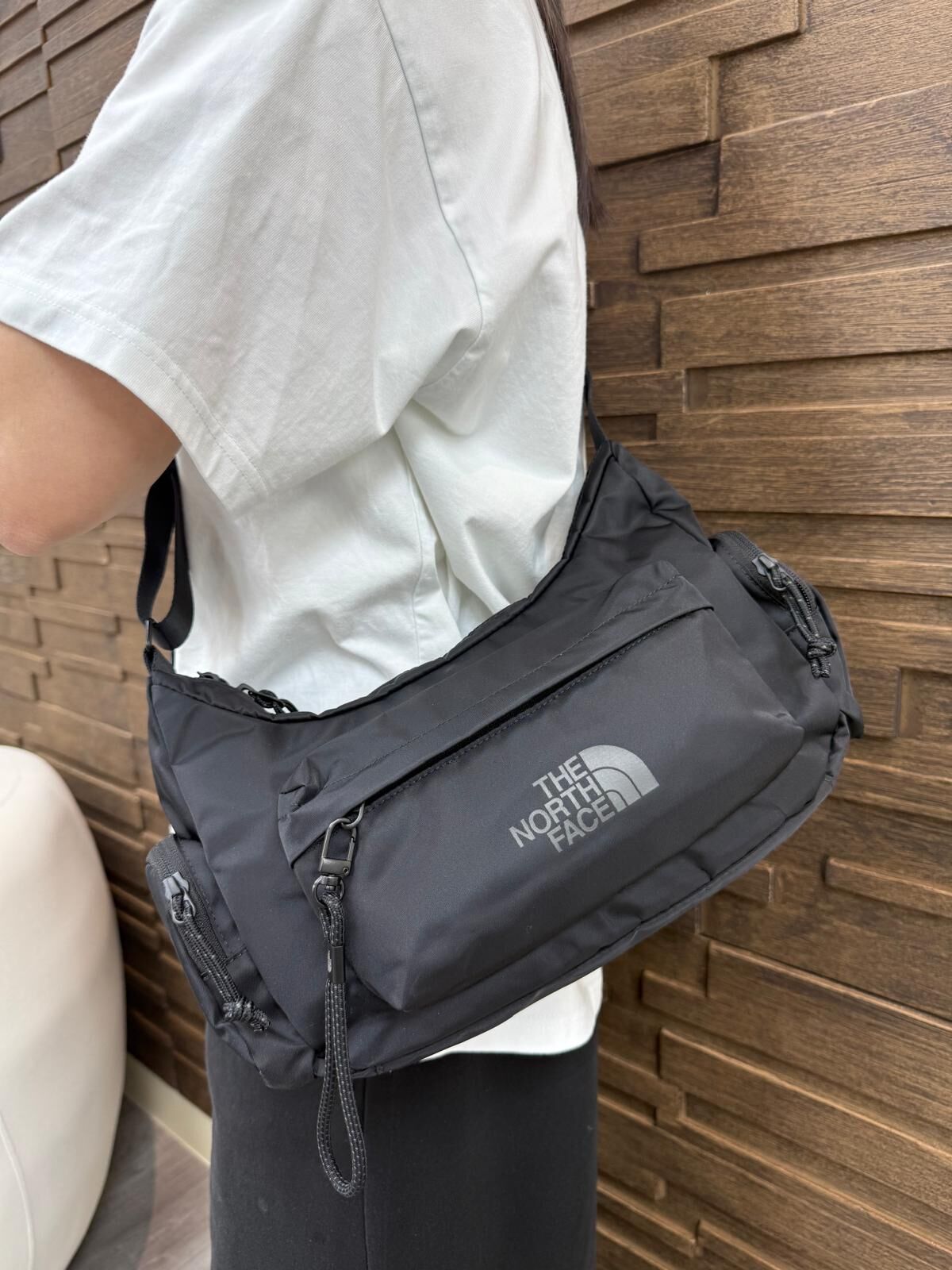 LYS01494 THE NORTH FACE Bonny 多功能口袋斜揹袋