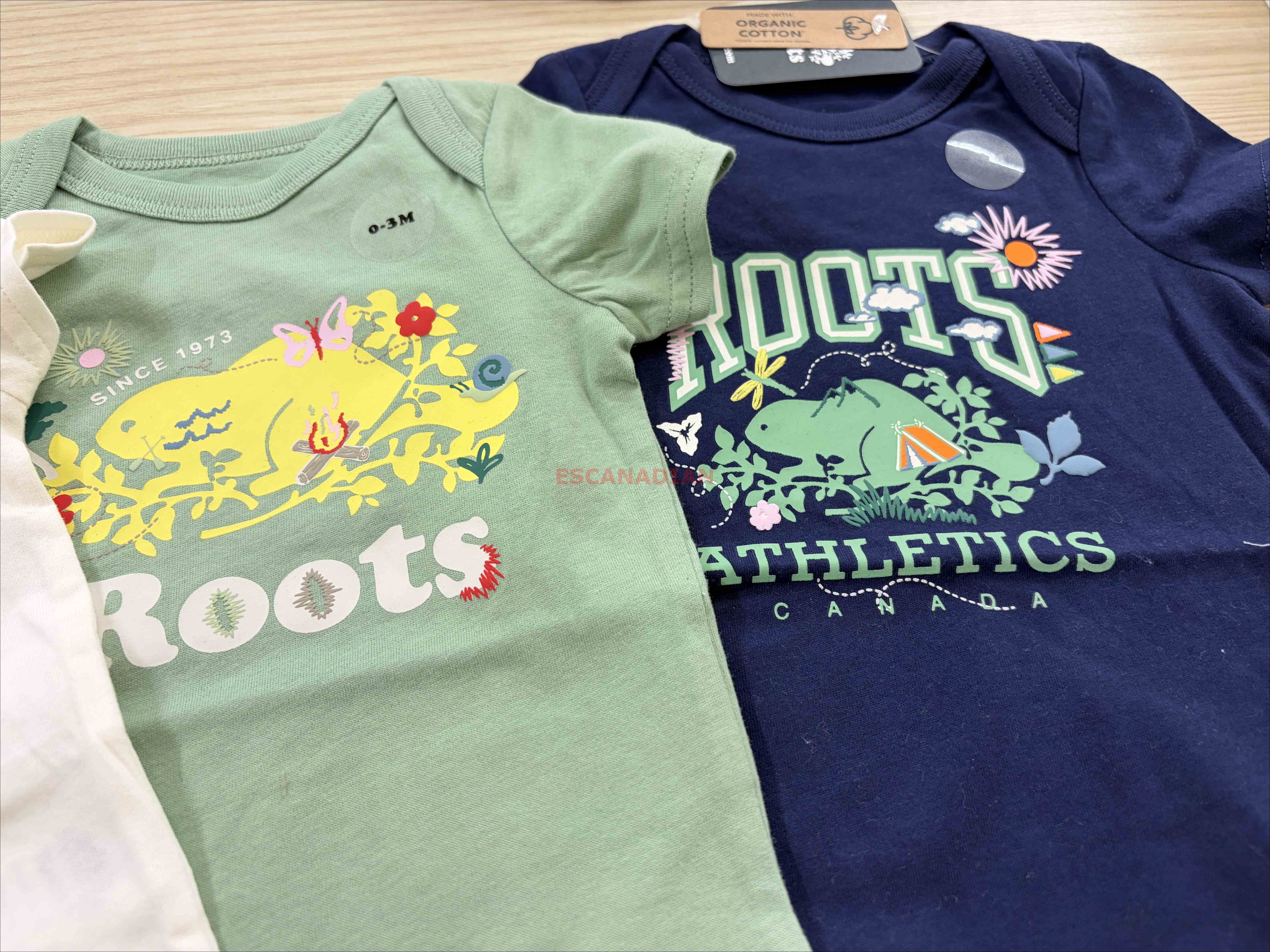 Baby ROOTS 造型海狸 圖案 包屁衣 (3色)