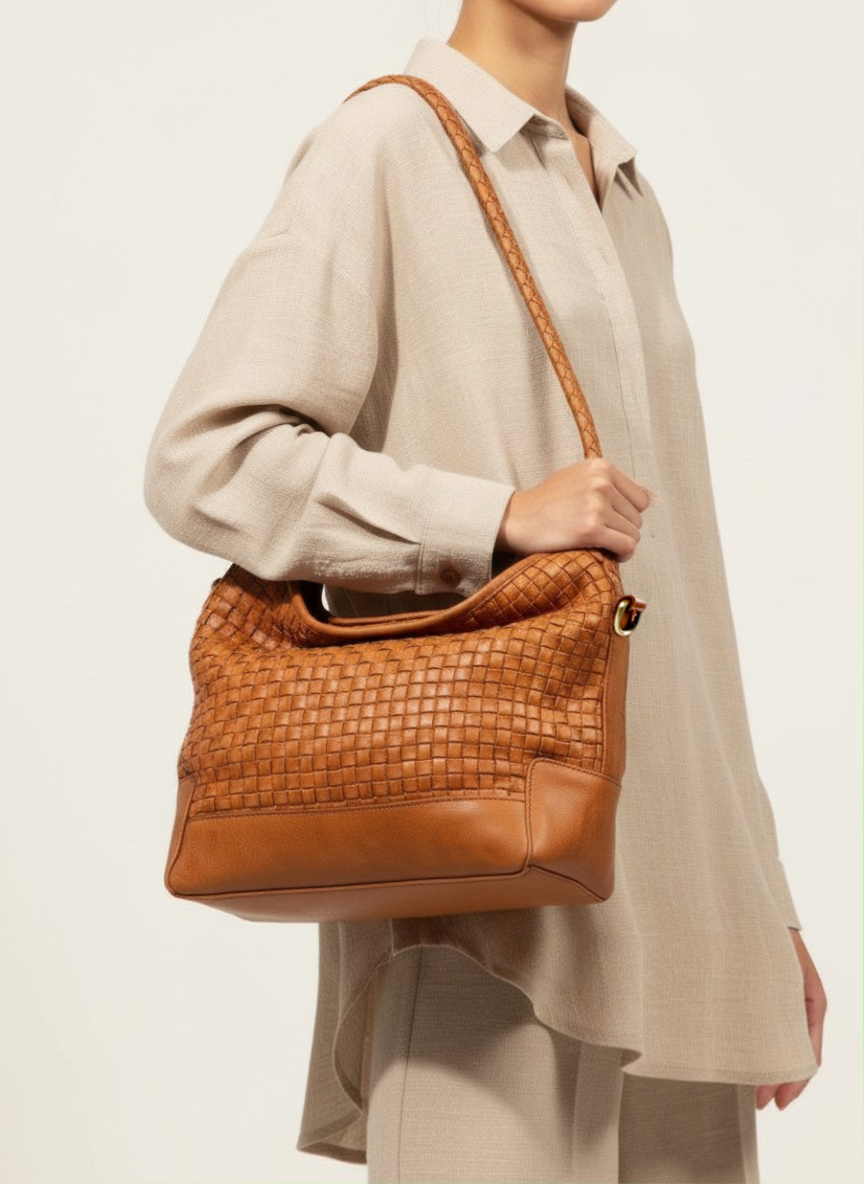 Mira 捲捲背帶編織水桶包 棕色