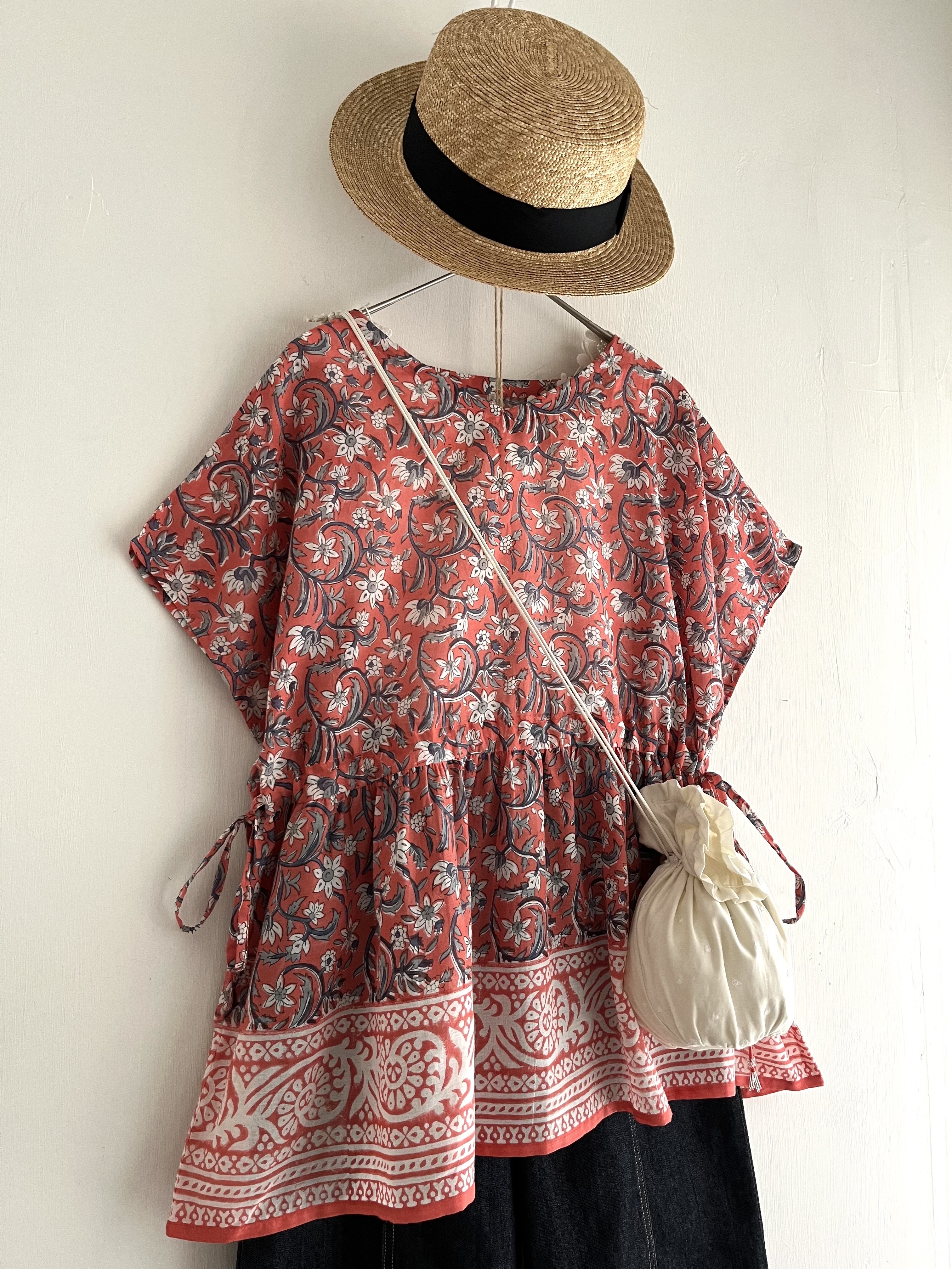 tene 橙色V領民族花top