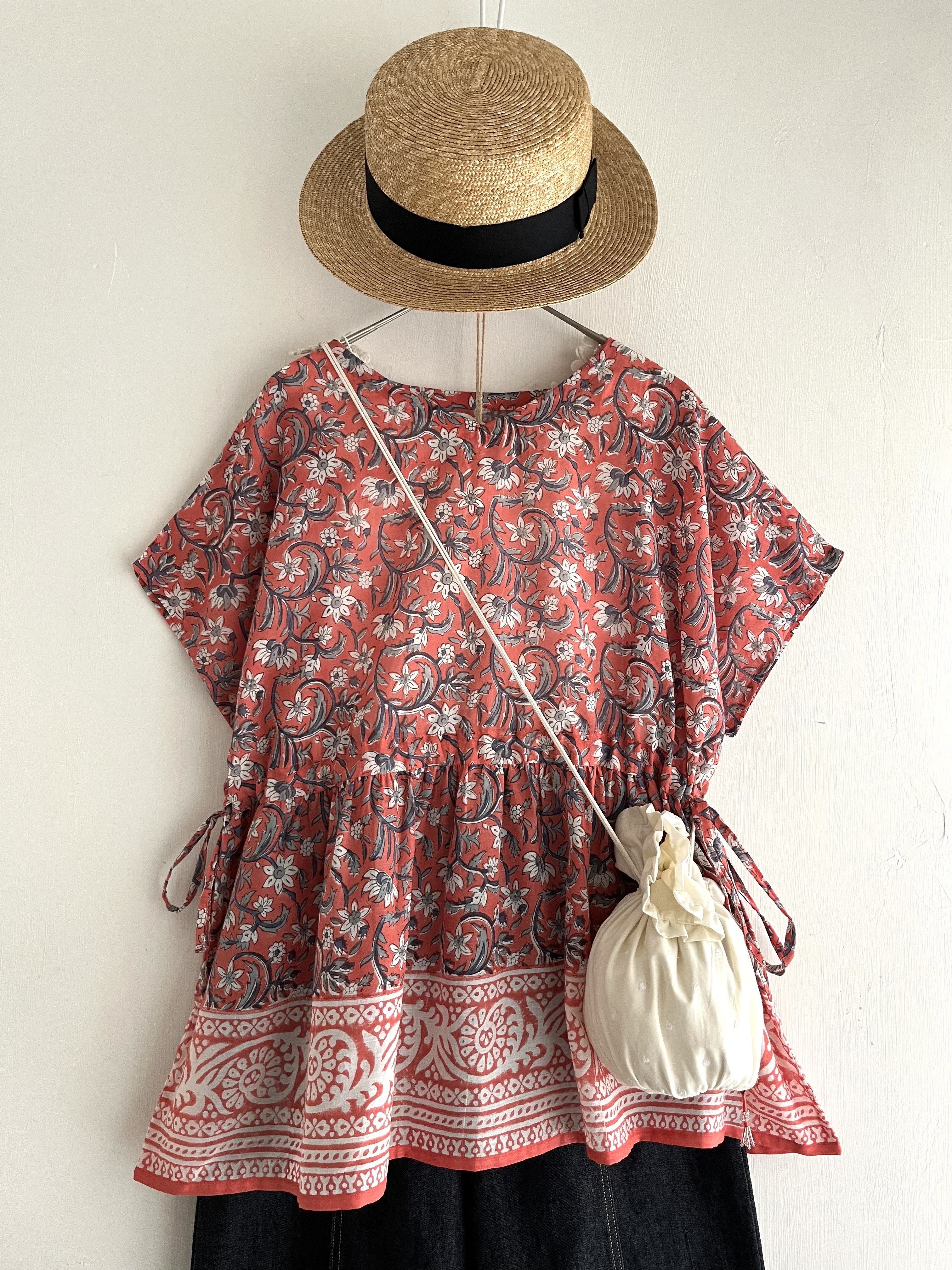 tene 橙色V領民族花top