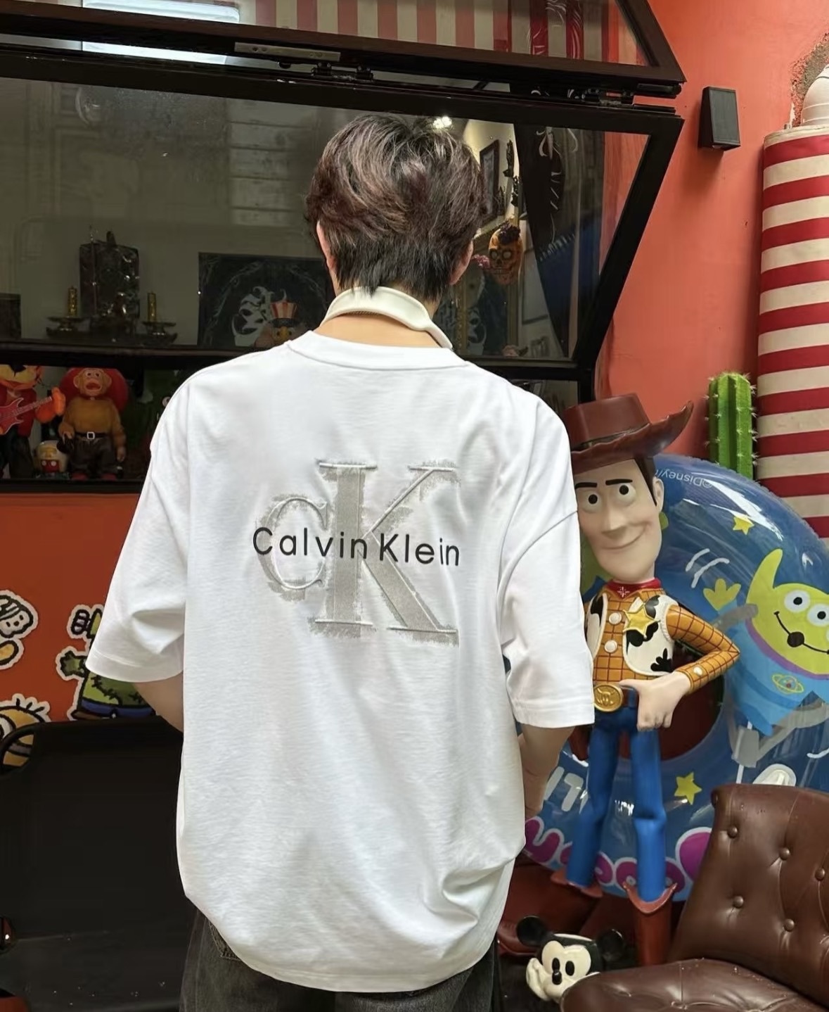 Calvin Klein SS25 浮雕短袖T