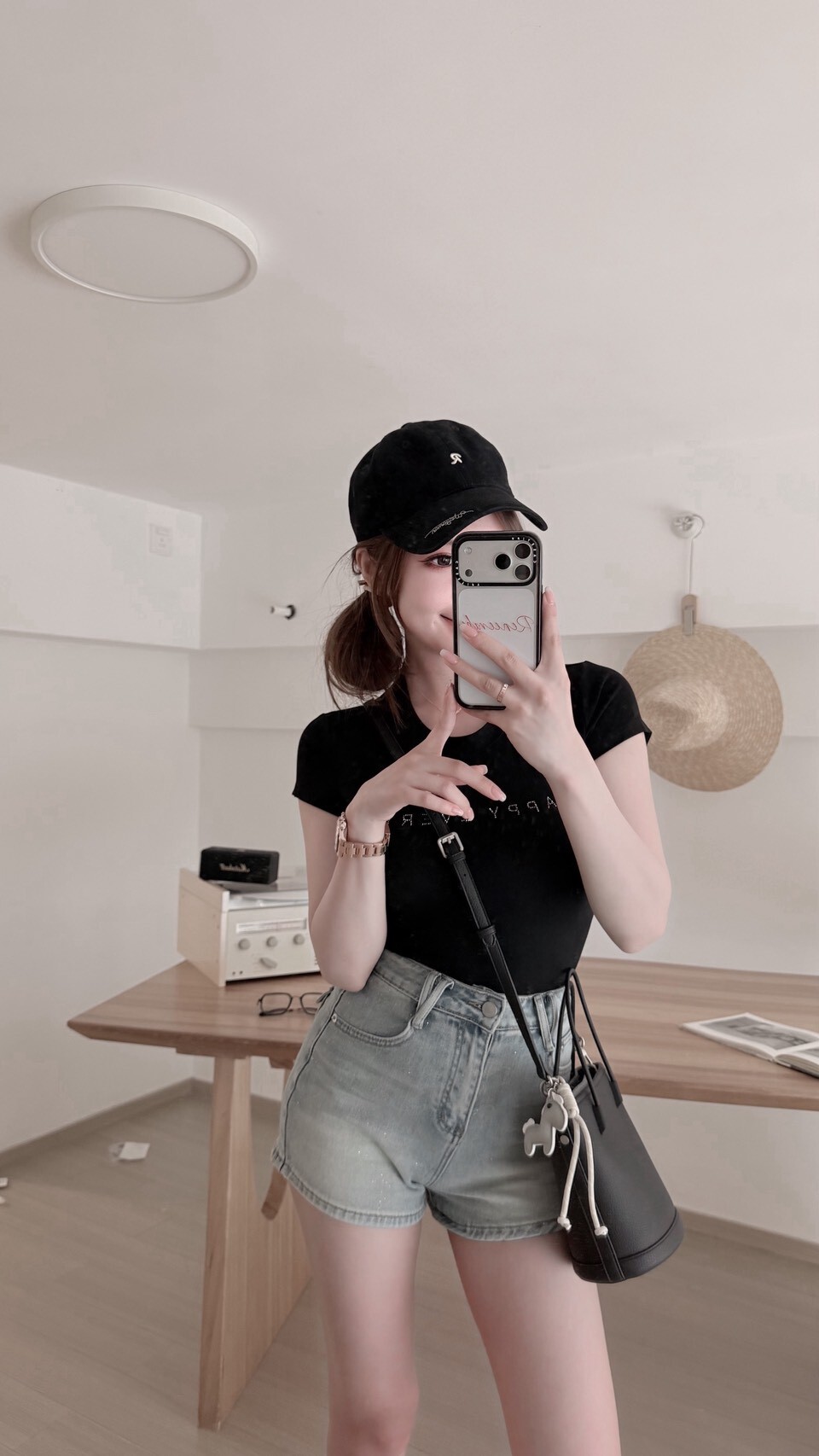 A204「蹲不爆⾁腿 88 短褲」