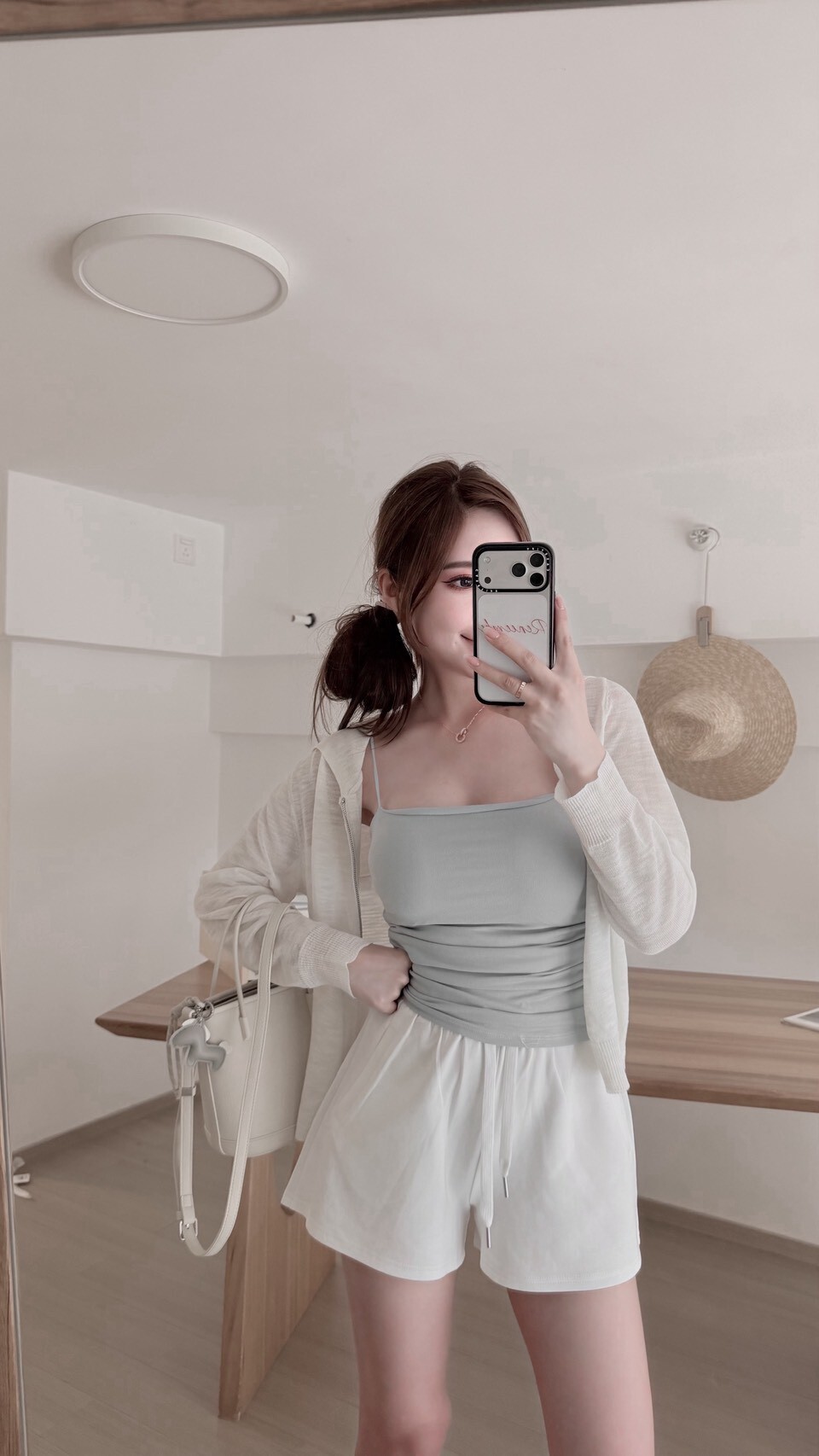 A162「好⾝材細肩萊卡 BRA TOP」