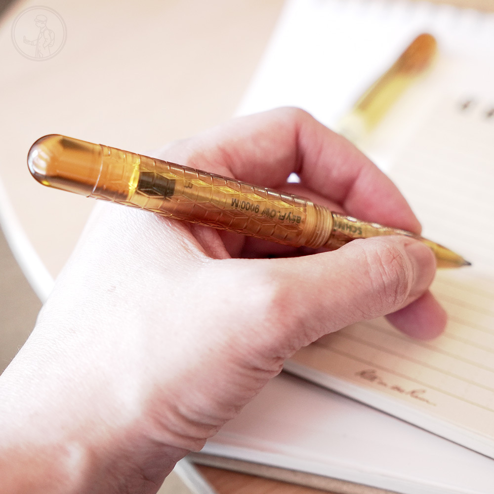 Maratac Ultem® 耐酸鹼原子筆 限定鑽石菱紋：採用G2規格筆芯