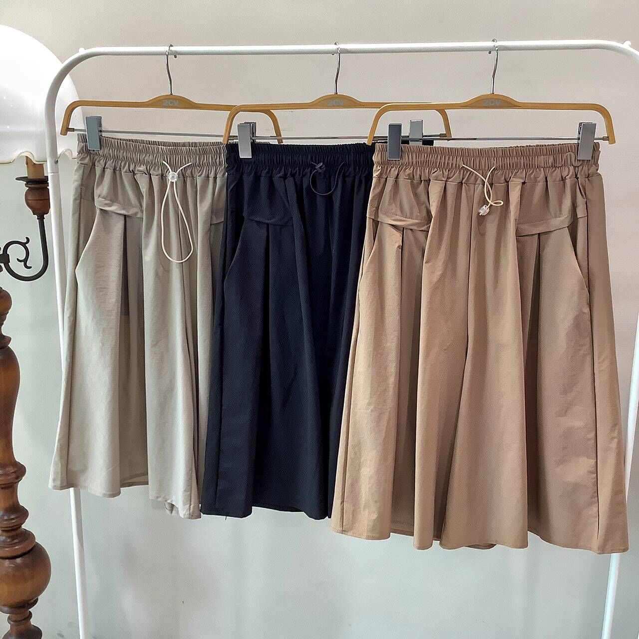 A7103-腰抽繩兩旁口袋7分褲