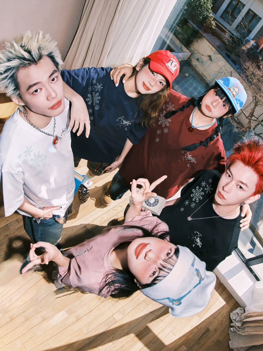 ADE 雪花 印花設計 英文 #短袖