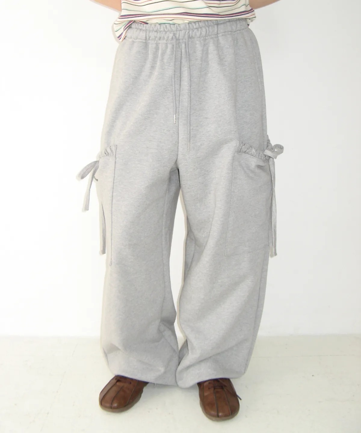 RONRON FRILL POCKET WIDE SWEAT PANTS