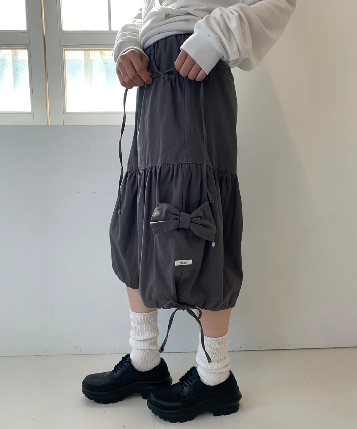 RONRON RIBBON POCKET BERMUDA PANTS CHARCOAL