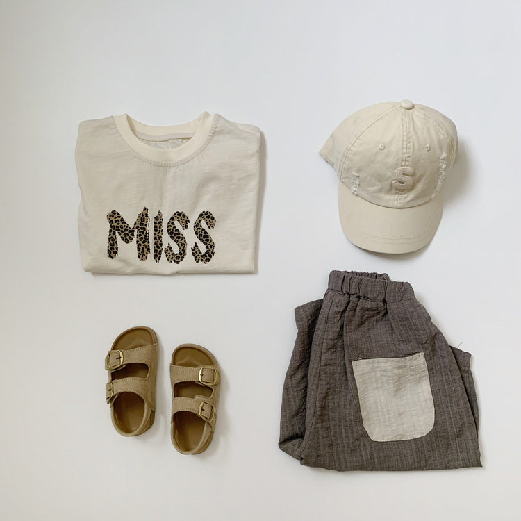 豹紋英字短袖上衣