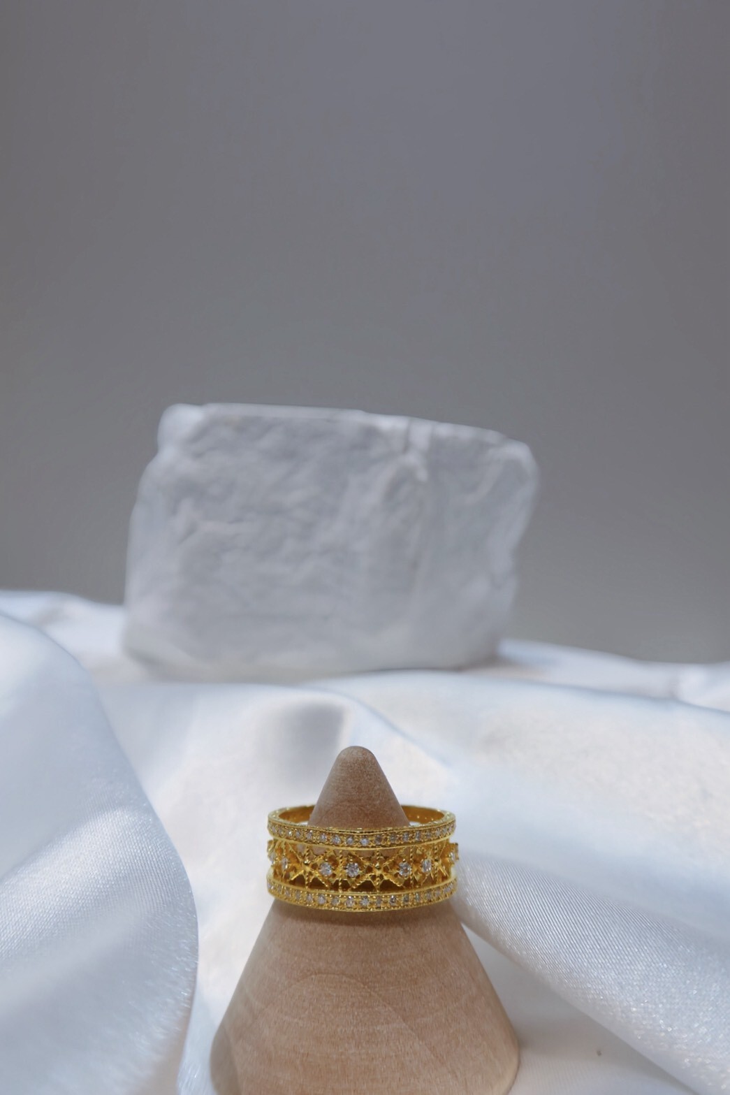 古法花絲滿鑽戒指