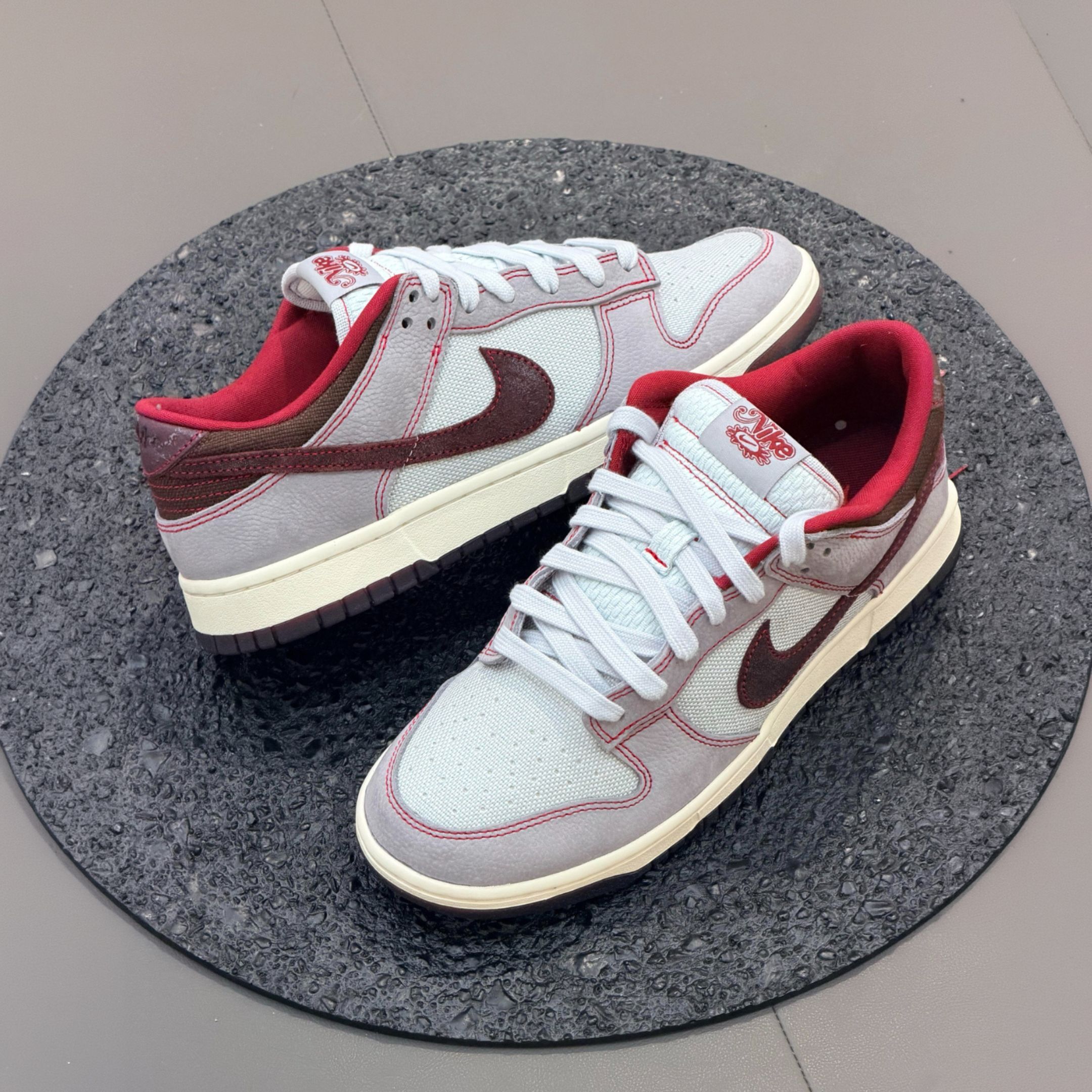 NICEDAY 代購 Nike Dunk Low 灰紅 深紅 灰色 拼接 縫線 麂皮 男款 IH1942-001