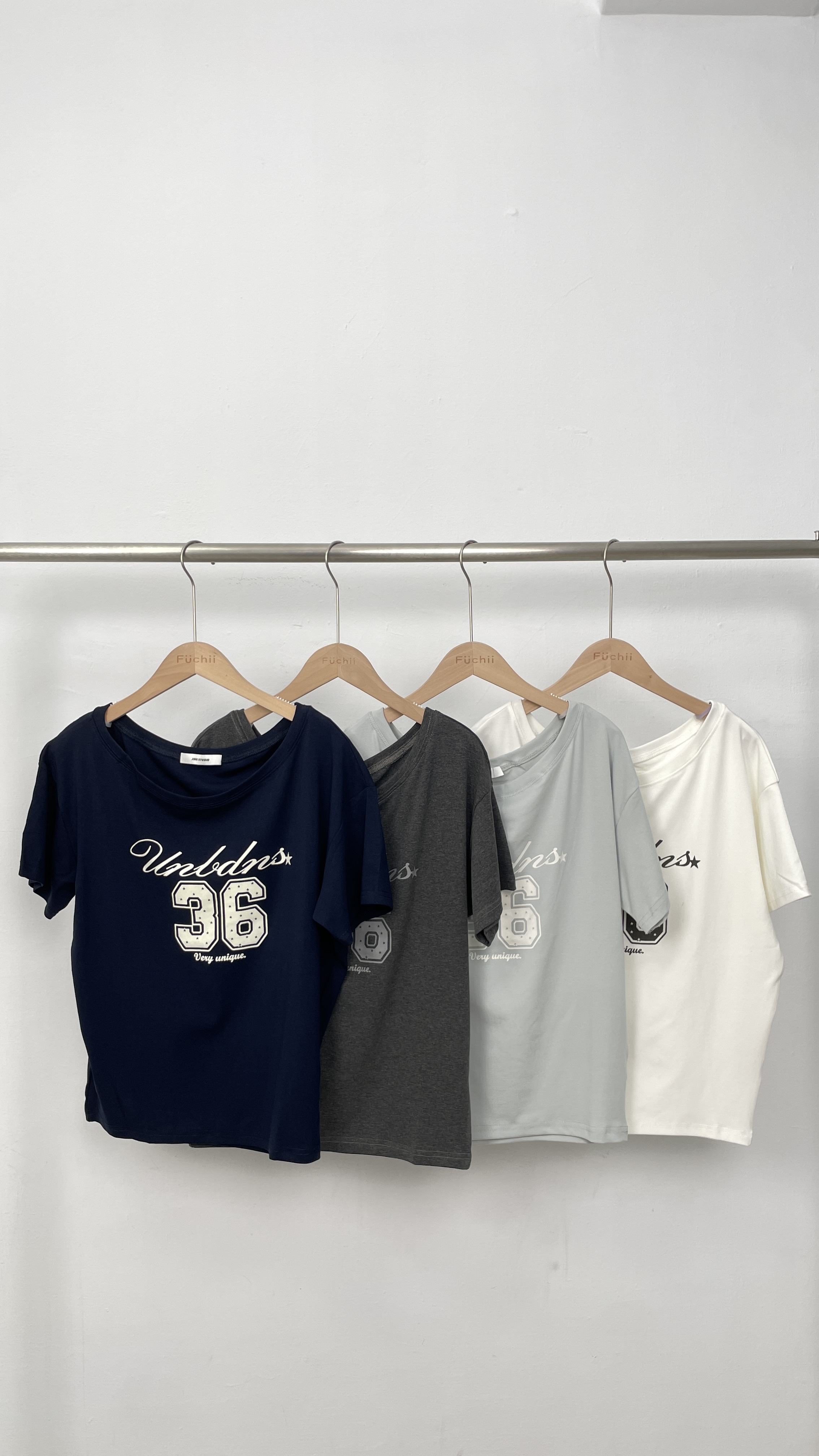 NEW 美式數字印花斜肩上衣