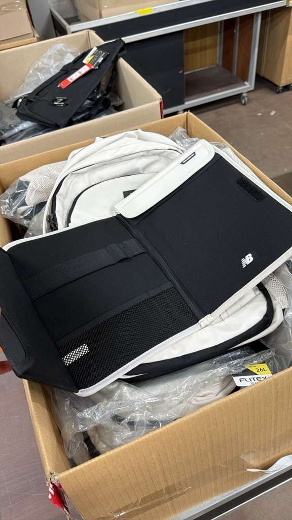 【直播】New Balance LX040310 背包 (NBGCESS101-00)