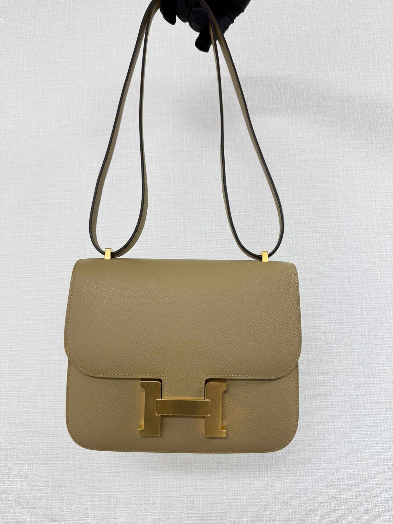 LYS01505 Hermes Constance 18 Poussiere Epsom Gold Hardware(Stamp K)