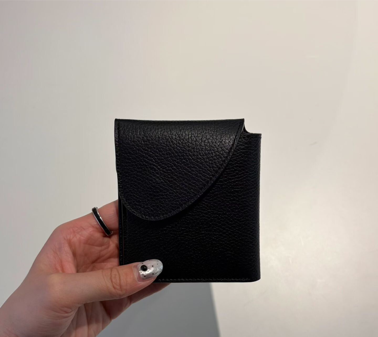 簡約手拿錢包（水洗牛皮）