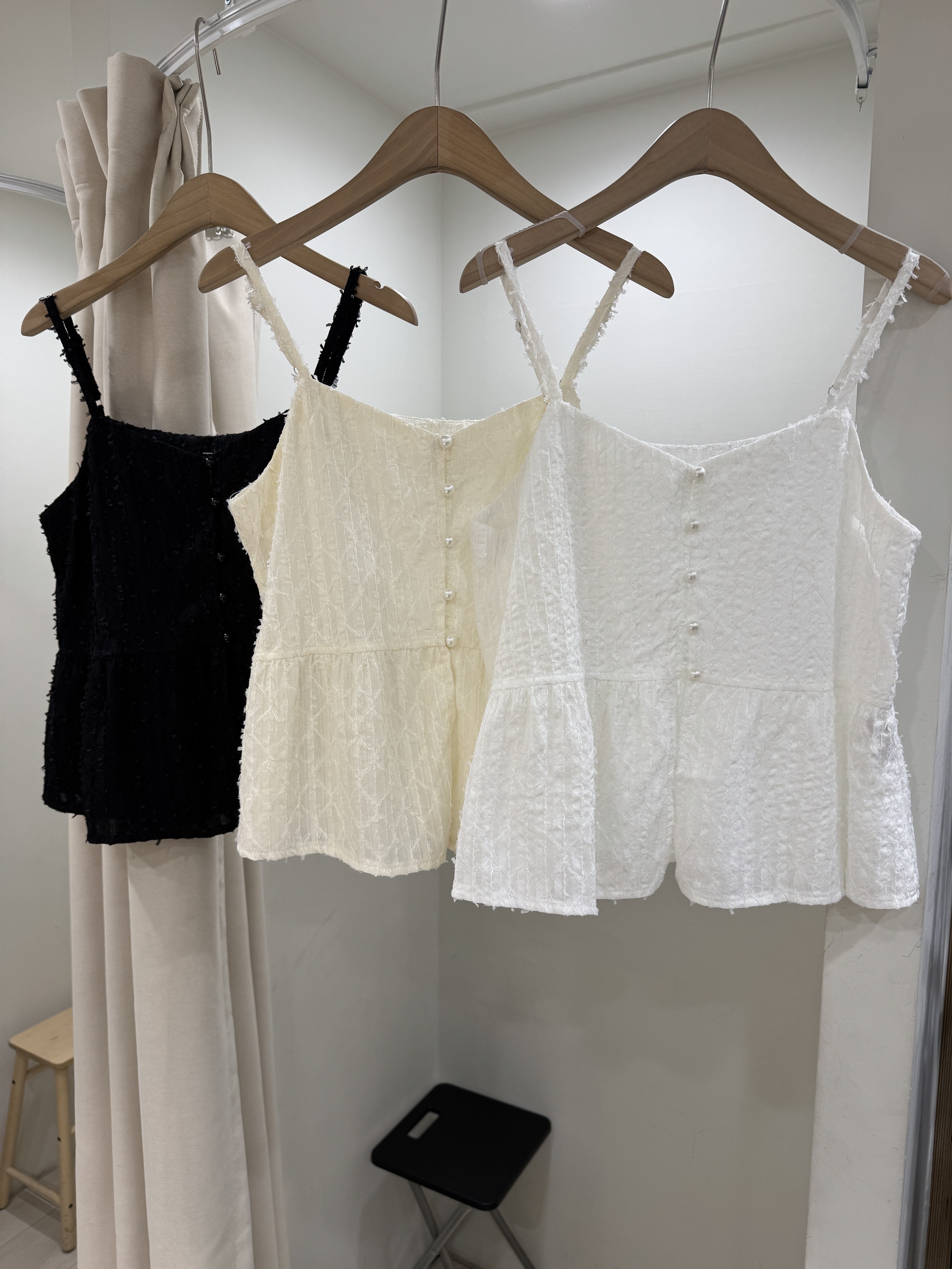 蕾絲細肩帶造型背心