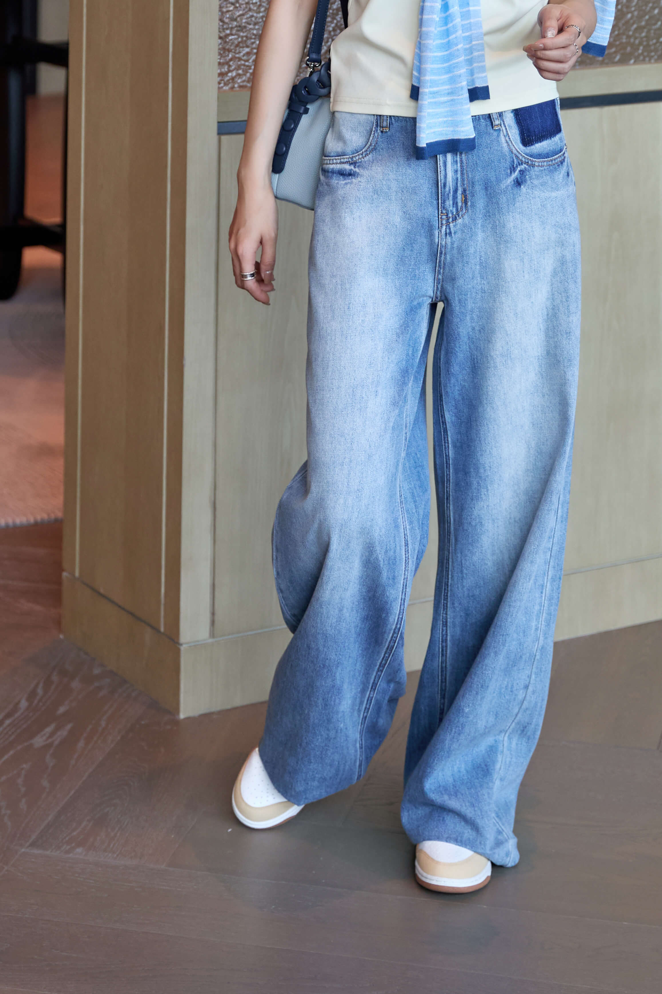 Spring Mid-Rise Wide Leg Jeans_JE261L21S