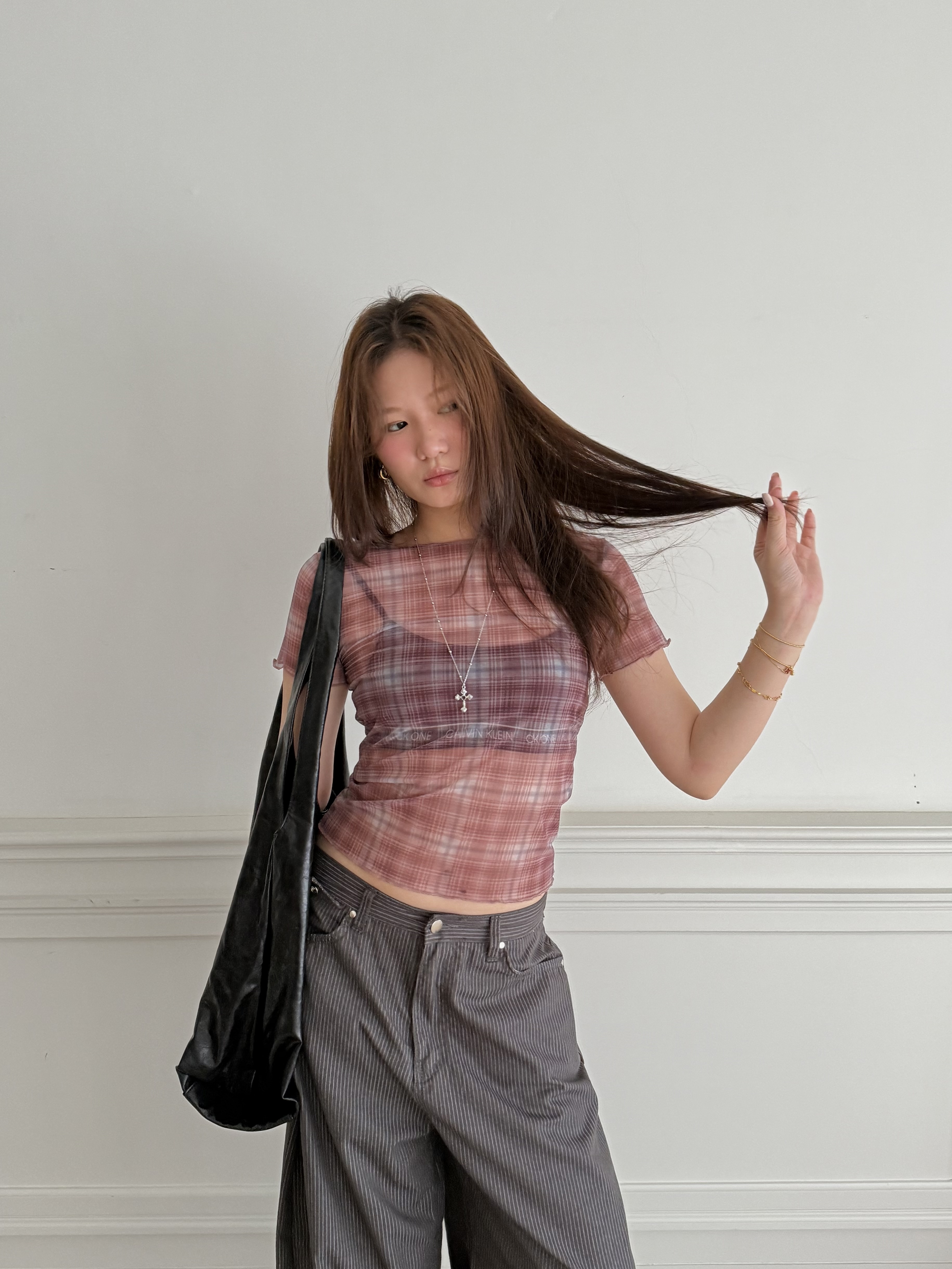 L008/日系網紗彈力格紋正肩上衣