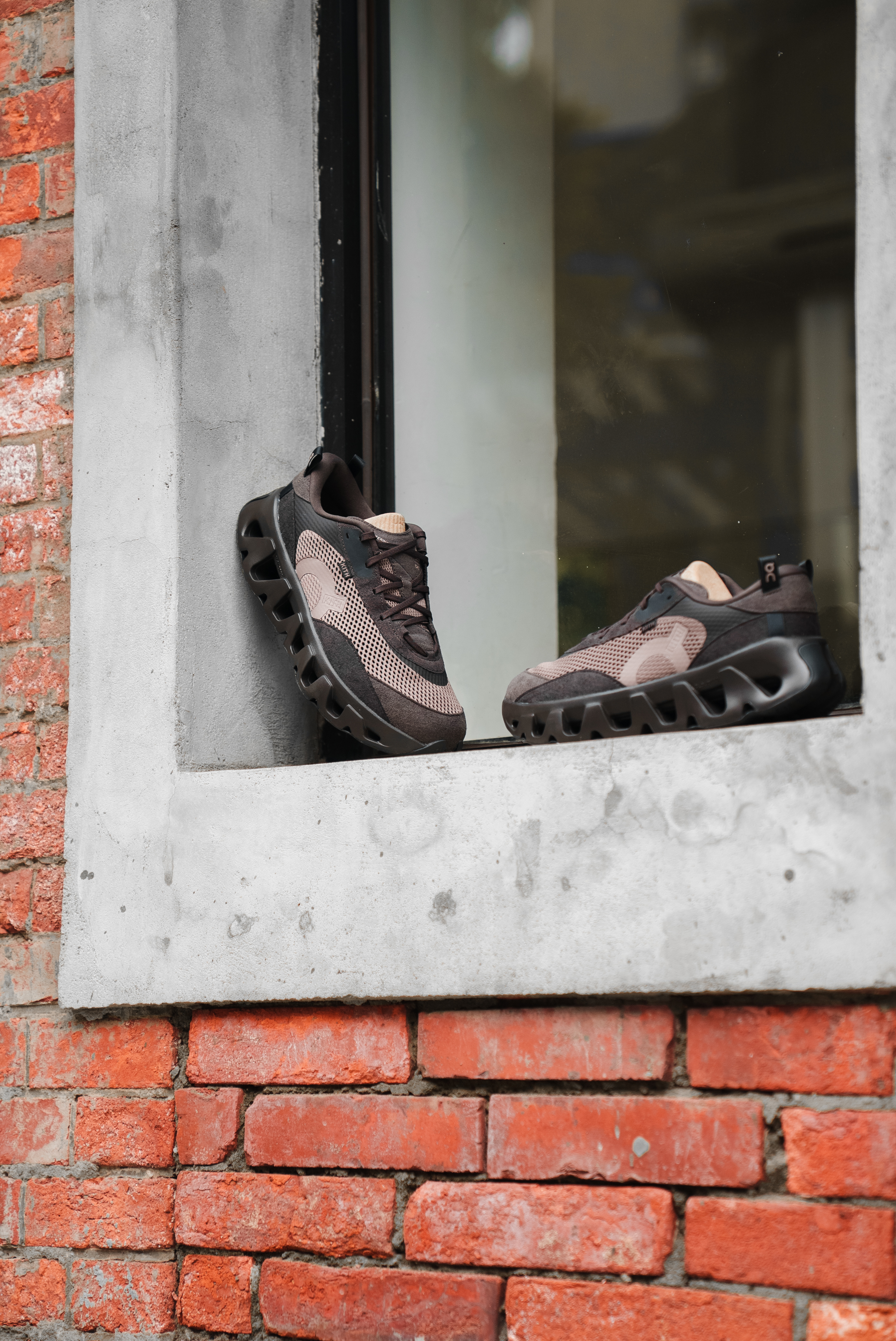 Focus Store】預購Kith x On K-Tech 2 
