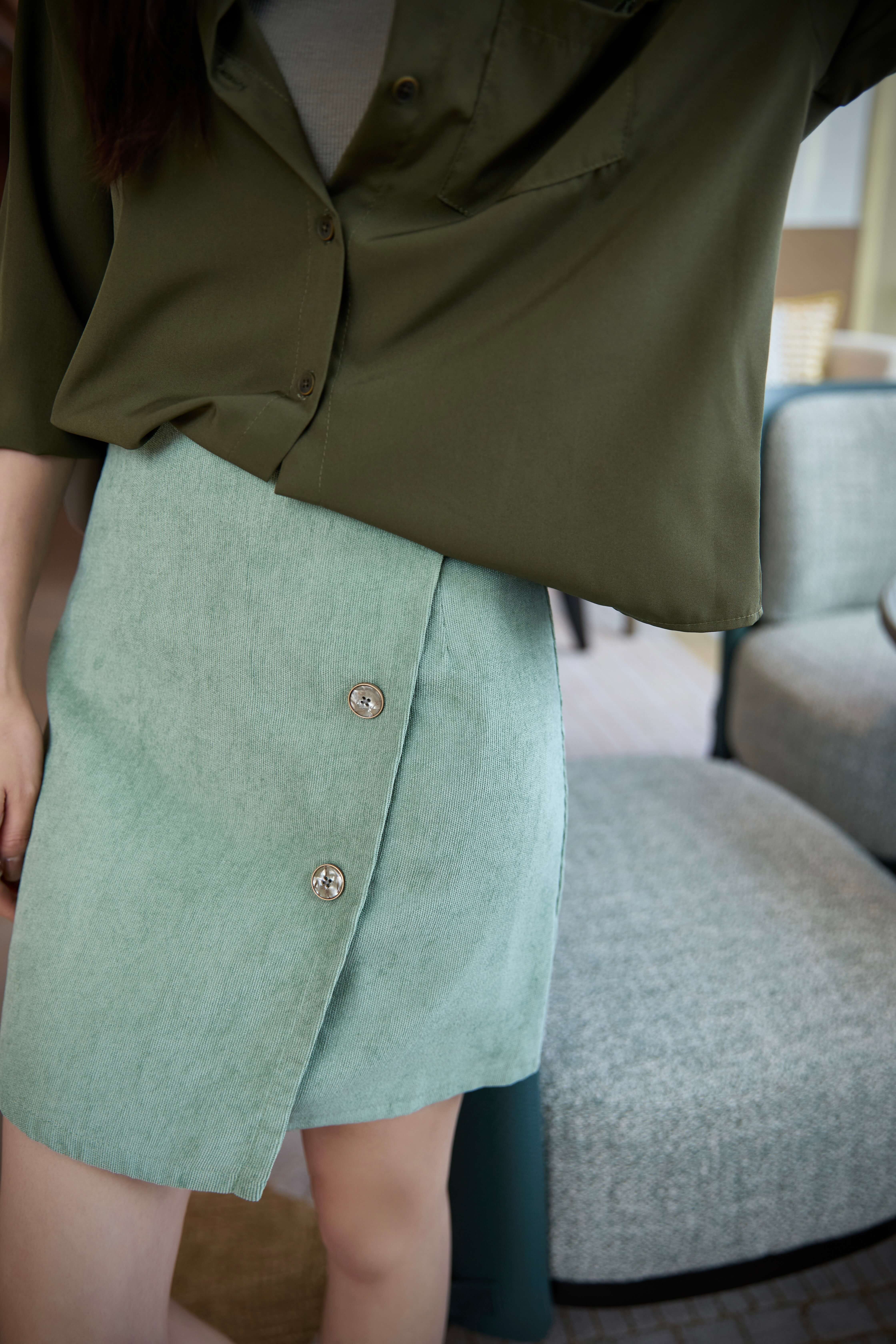 Asymmetric Wrap-Effect Mini Skirt_SK264L23