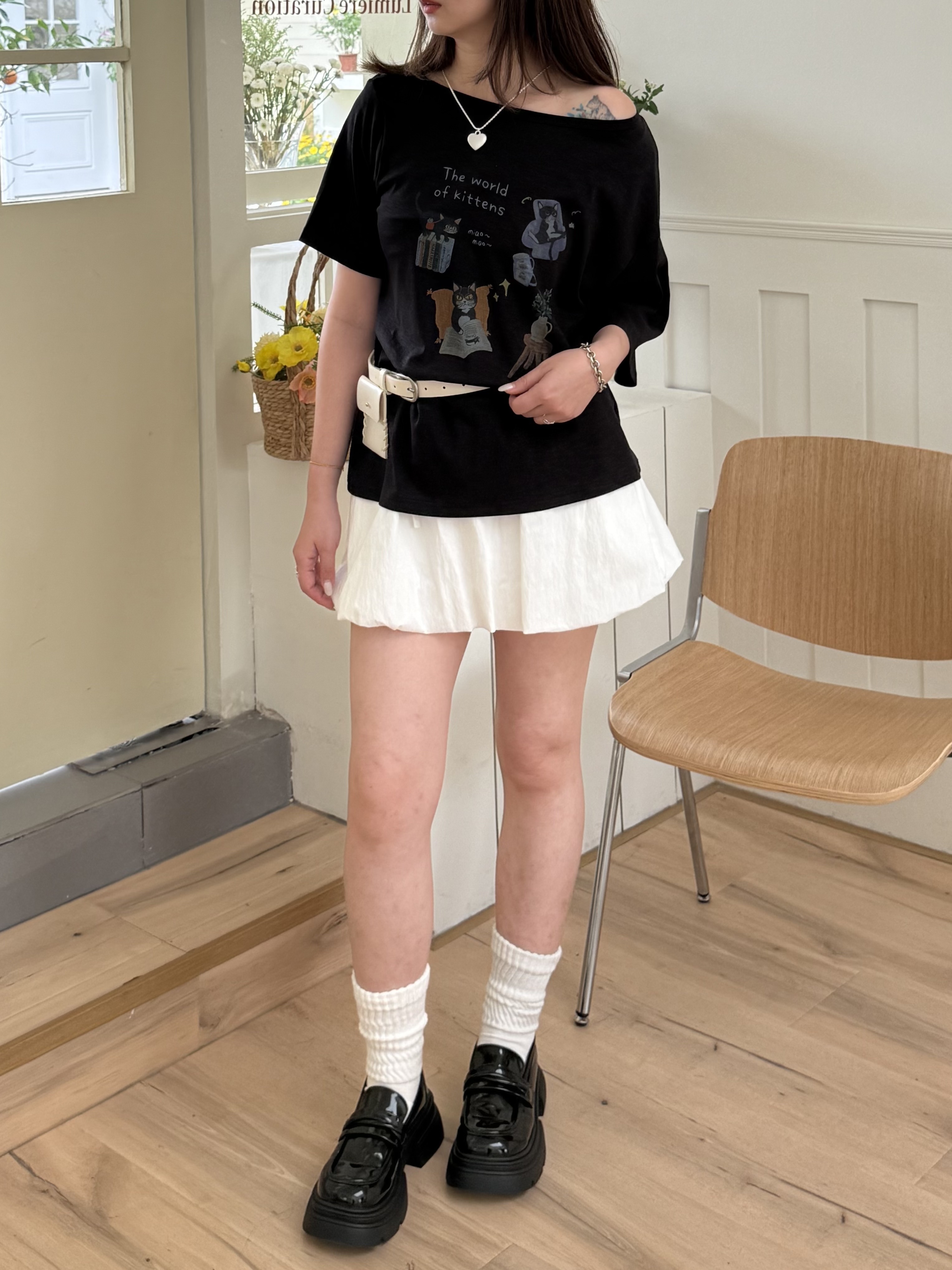 附腰帶寬鬆斜領貓貓上衣