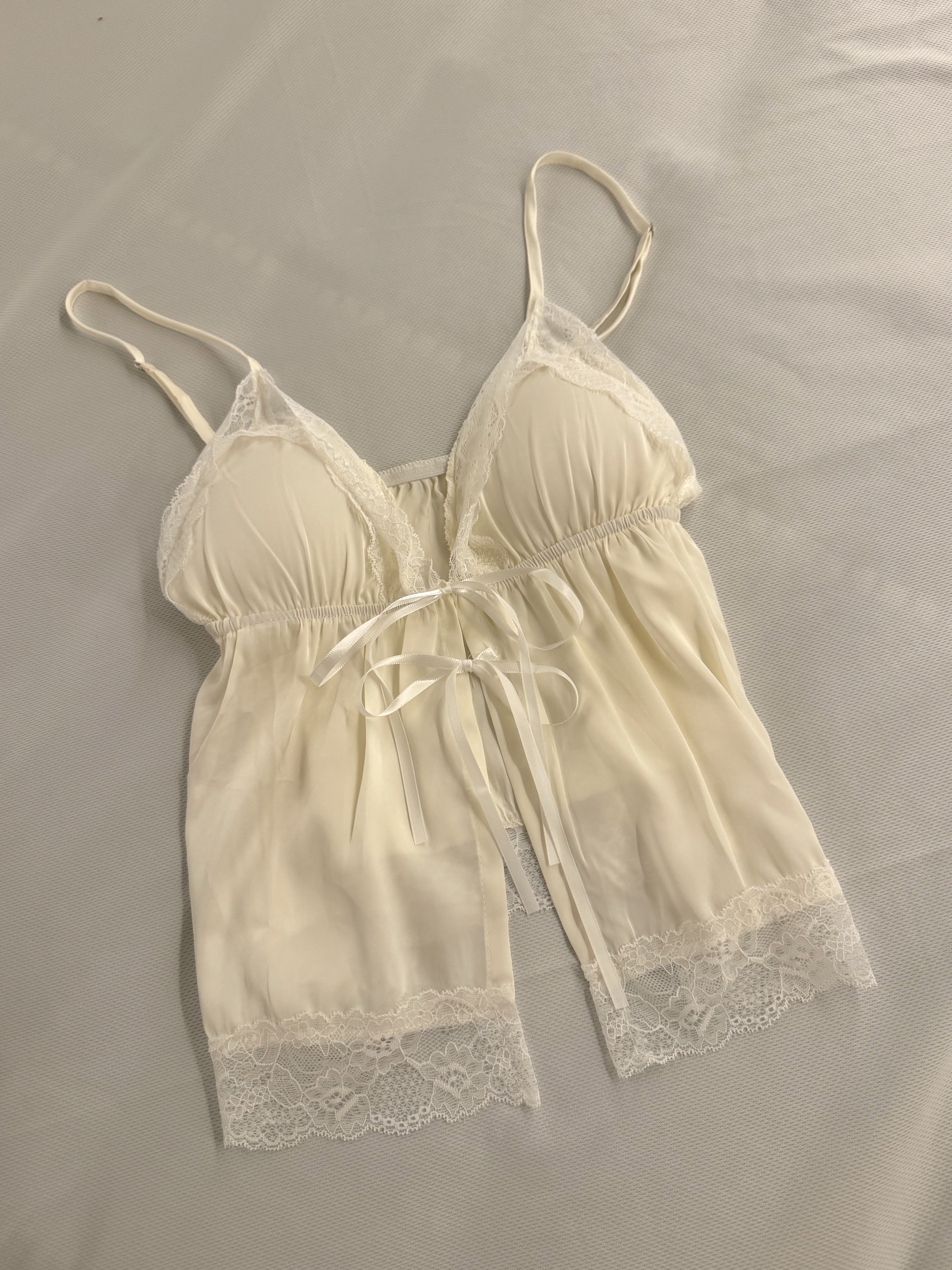 O15 前綁帶蕾絲睡衣M/L（四色）