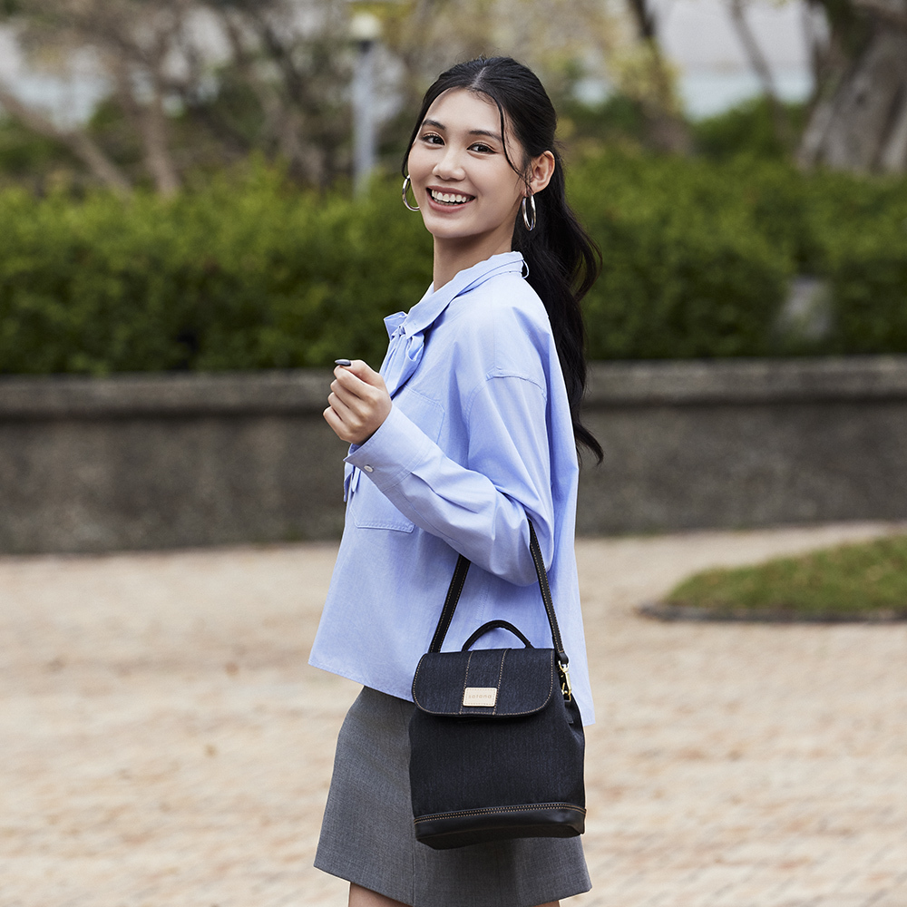 Denim 磁釦式小後背包-丹寧黑