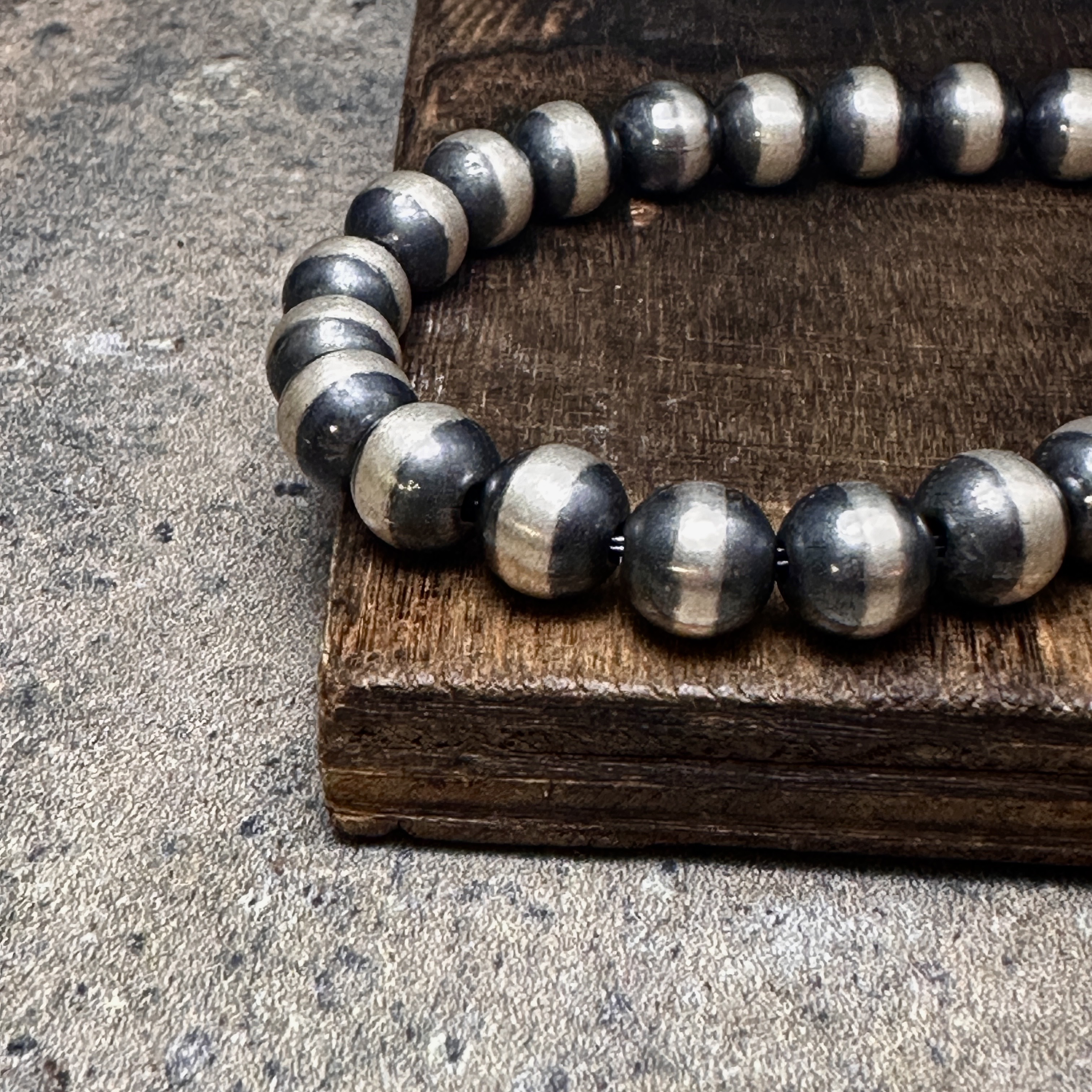 Black Venom Jewelry- 8mm Navajo Pearls 印地安手工銀圓珠手鍊。
