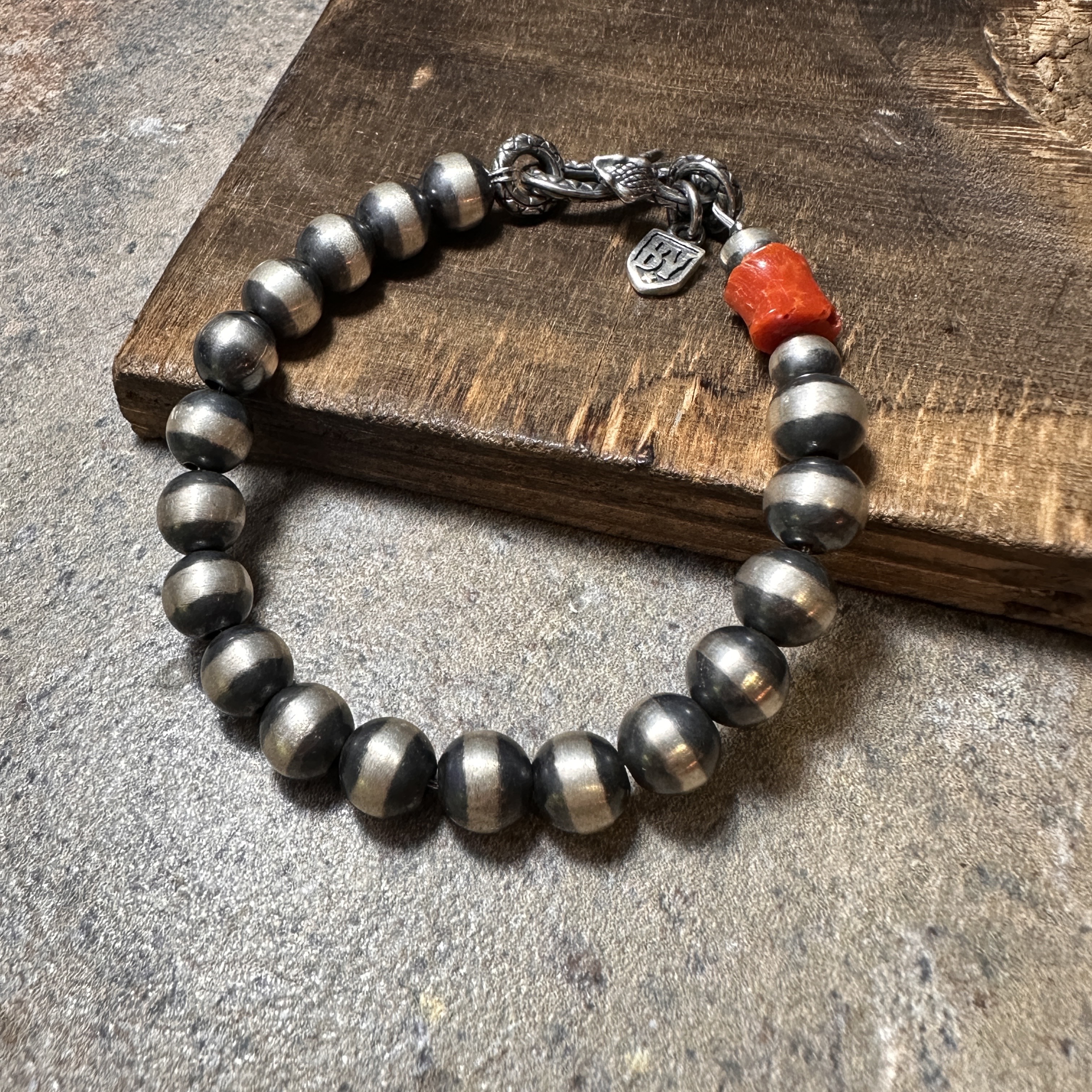 Black Venom Jewelry- 8mm Navajo Pearls 印地安手工銀圓珠手鍊。