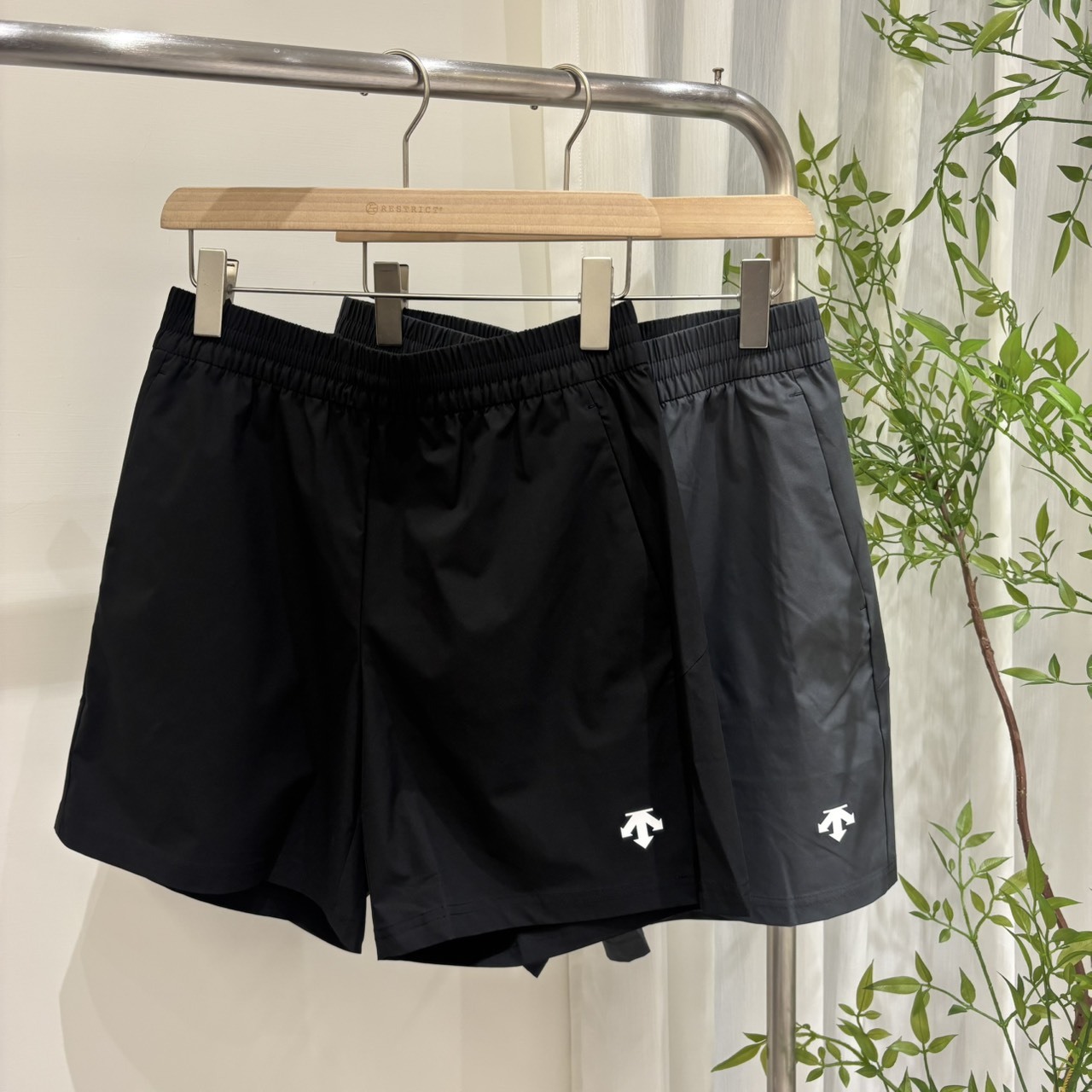 Descente 迪桑特 訓練酷涼短褲 SR213TKH41-M