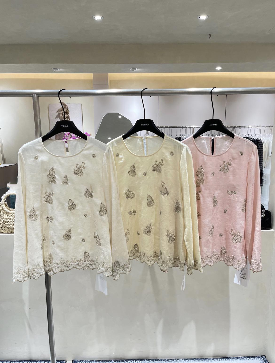 0403gz27-春季服飾-新中式圓領後扣重手工釘珠葫蘆長袖襯衫(A27)