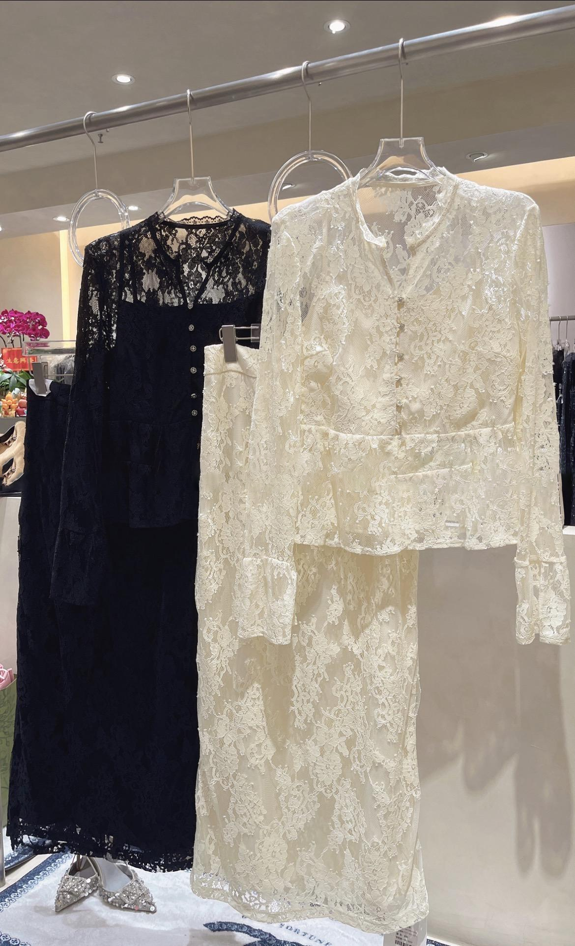 0403gz33-春季服飾-手工收腰鏤空蕾絲喇叭袖連包臀半身長裙套裝(A33)