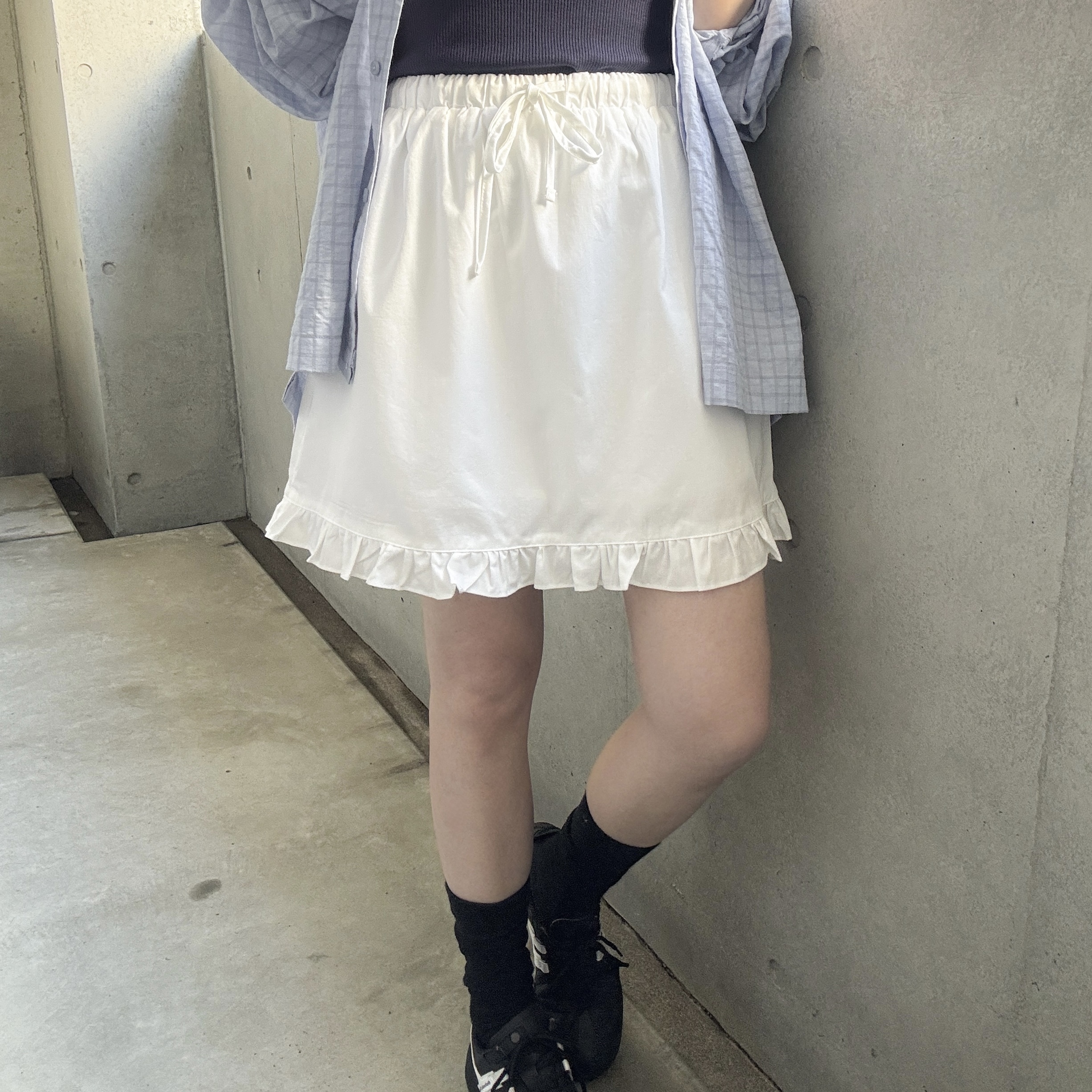 荷葉邊束繩短裙