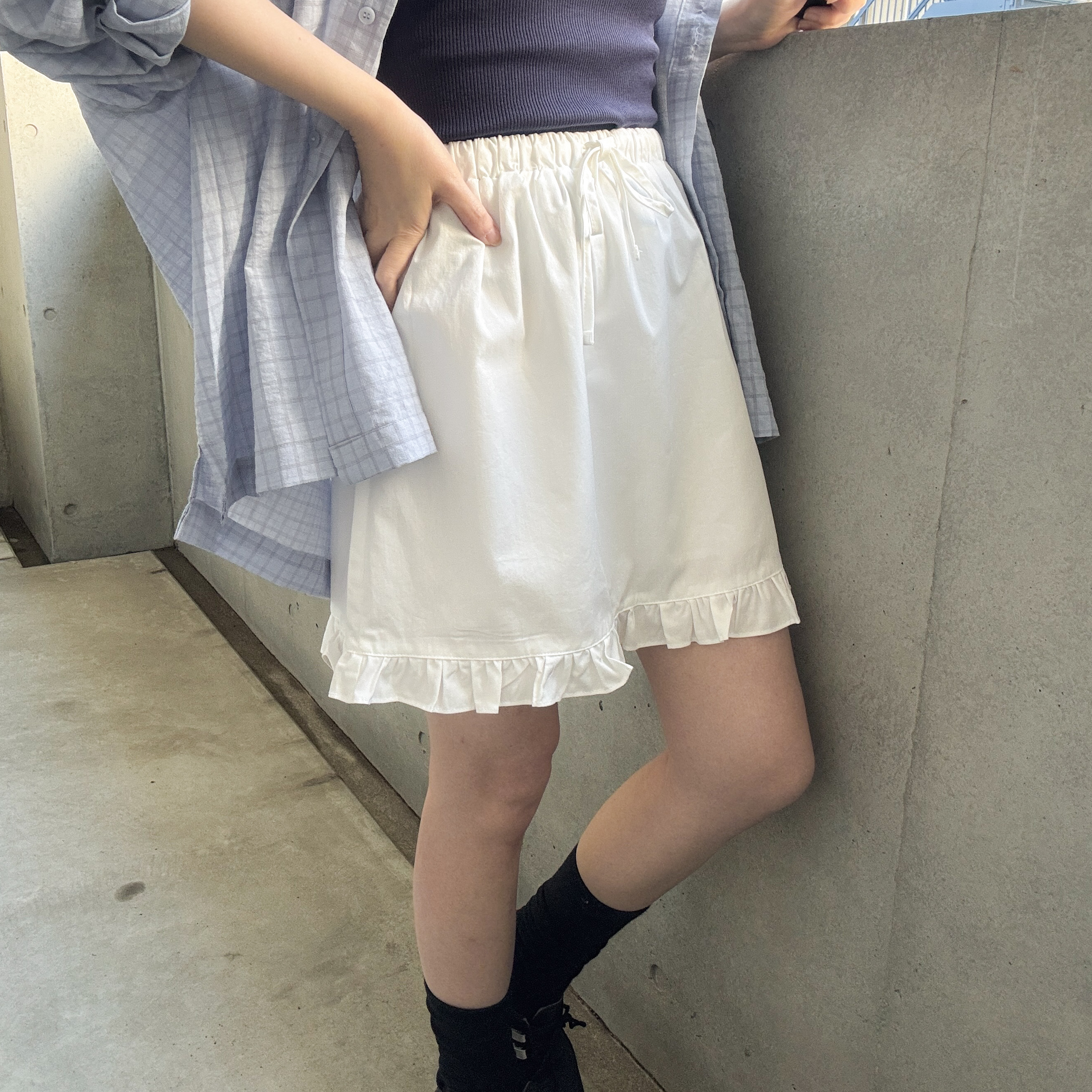 荷葉邊束繩短裙